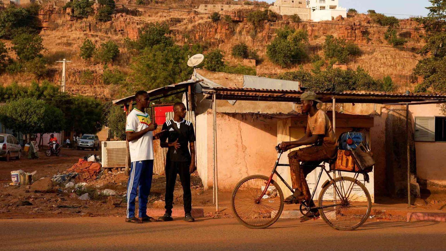 Istruzione, sanità e sviluppo a rischio:gli aiuti già in calo in attesa di Trump