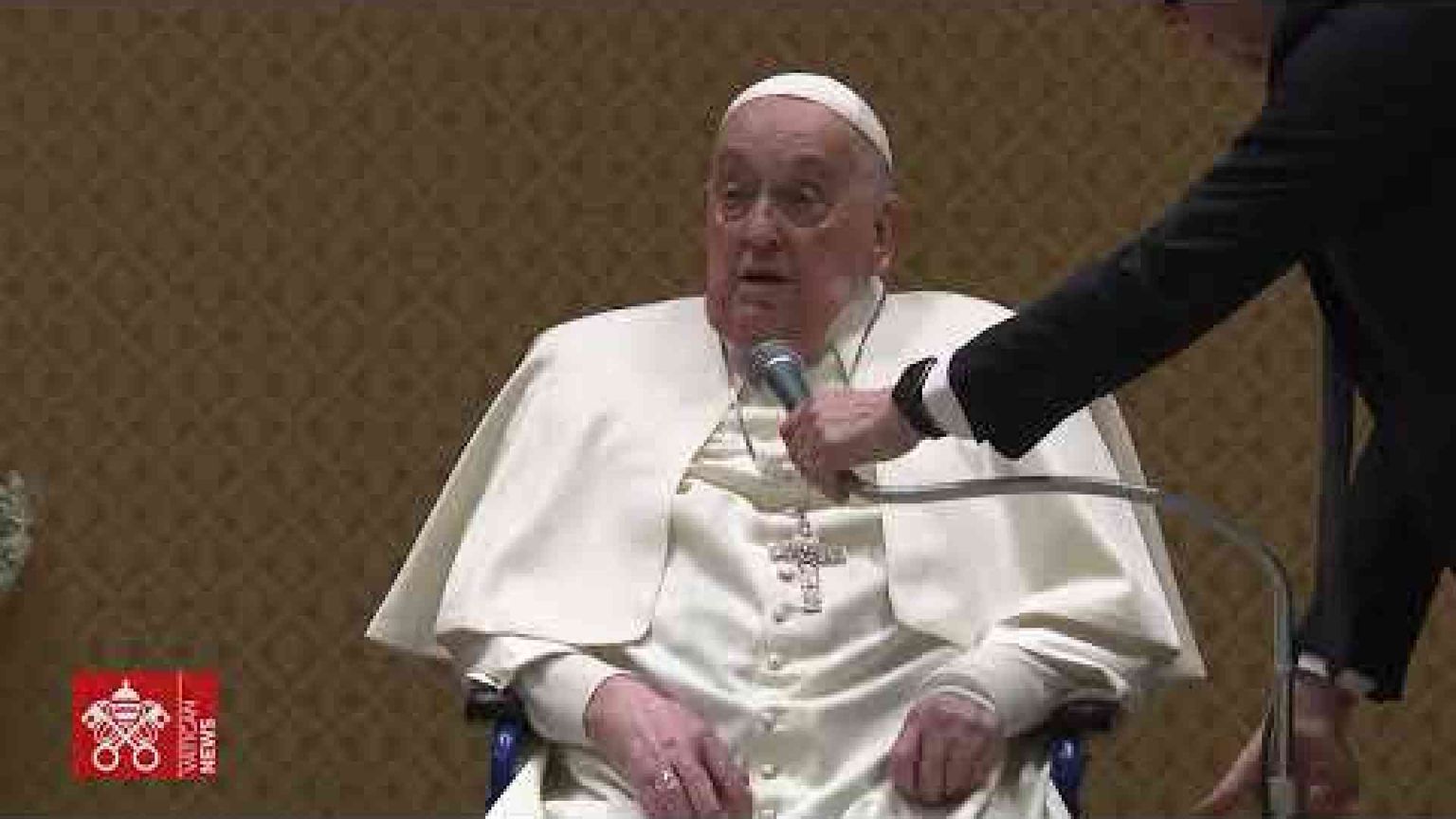 Il Papa riceve i vertici del Gemelli. La battuta alla rettrice Beccalli