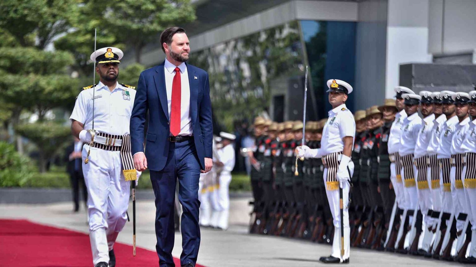 Vance vola in India per preparare l'accordo sui dazi