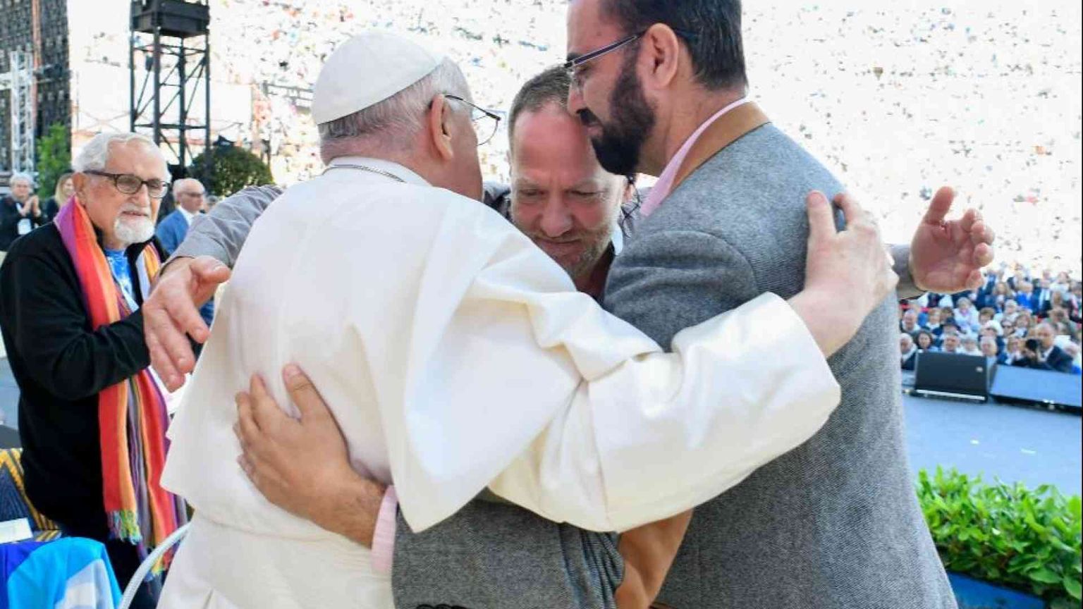 «Come si abbracciano un israeliano e un palestinese? Ce lo insegnò Francesco»