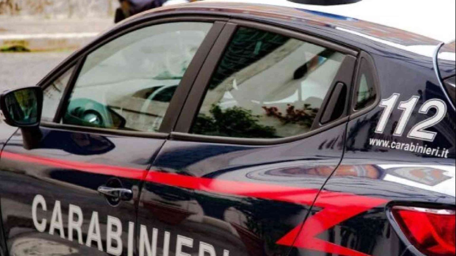 Grave Intimidazione a Manfredonia: spari all'auto della madre di un magistrato