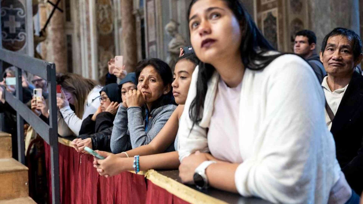 Saranno i “suoi” poveri a dare l'ultimo saluto a Francesco