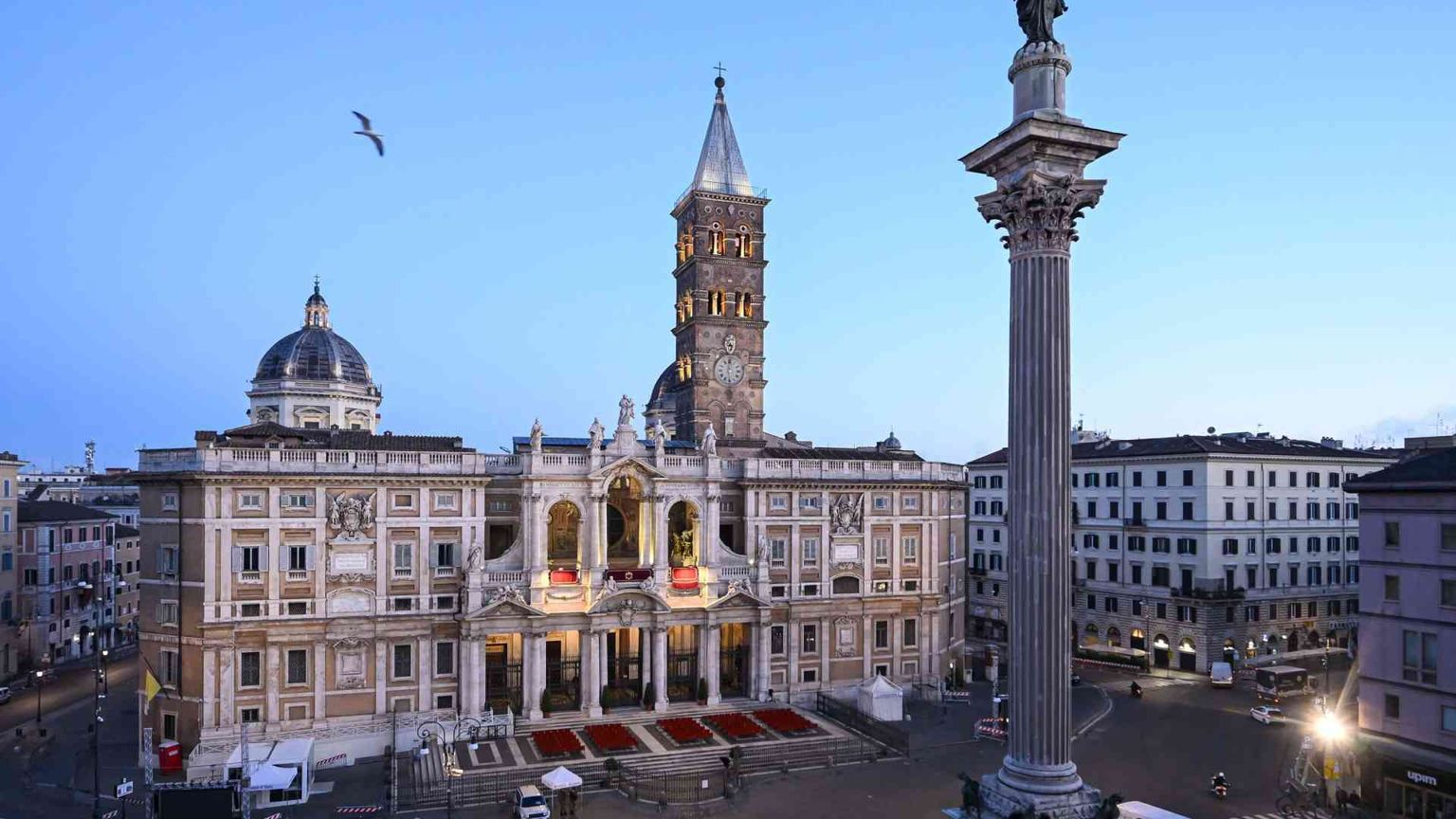 Il legame con Maria che accompagna Francesco nel suo ultimo viaggio