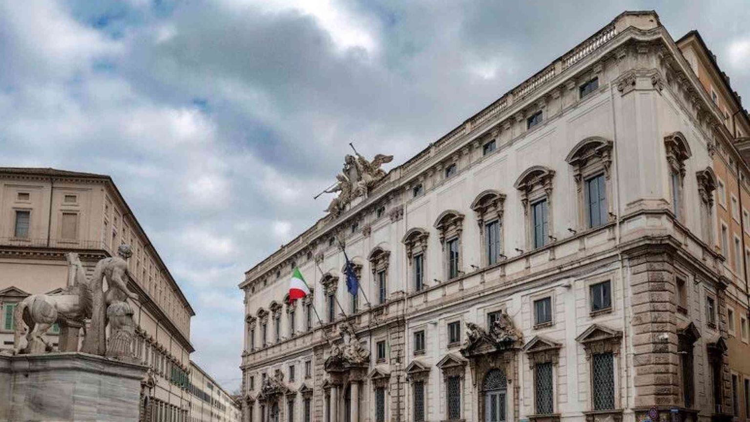 Documento dei giuristi: «Incostituzionale, è deriva autoritaria»