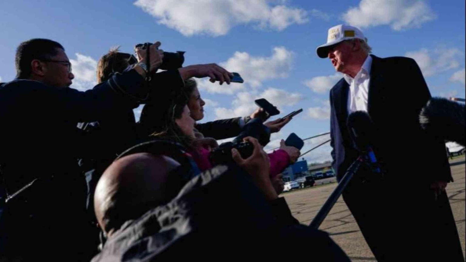 Dazi, immigrati, diritti civili: i primi 100 giorni di Trump non convincono