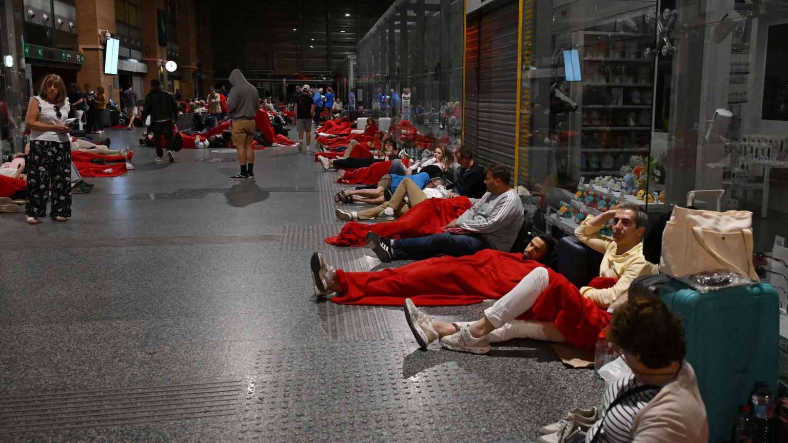 In Spagna la luce è tornata (ma sulle cause del blackout resta il buio)