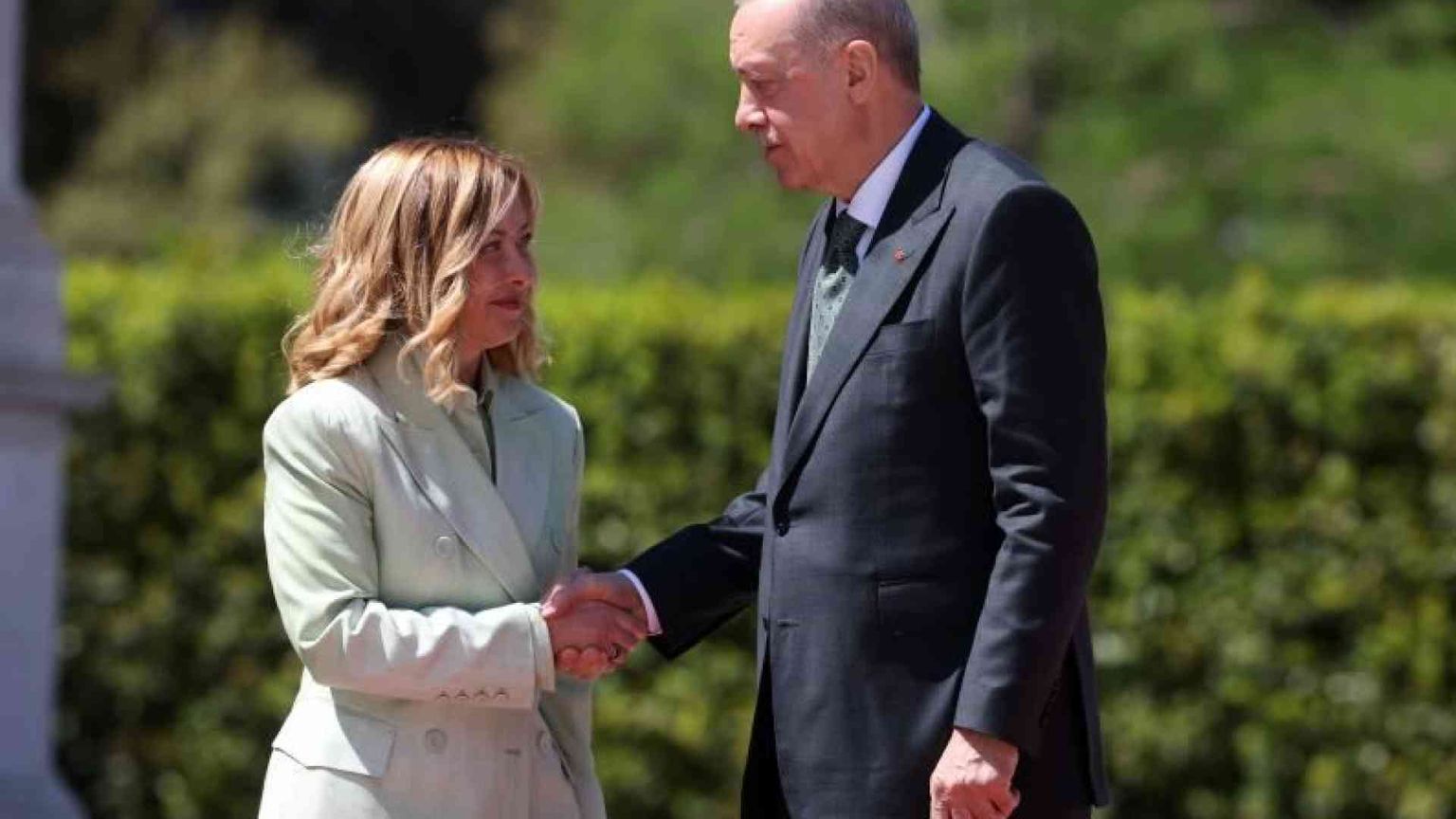 Meloni-Erdogan, l'intesa sugli affari e l'impegno per la pace nei conflitti