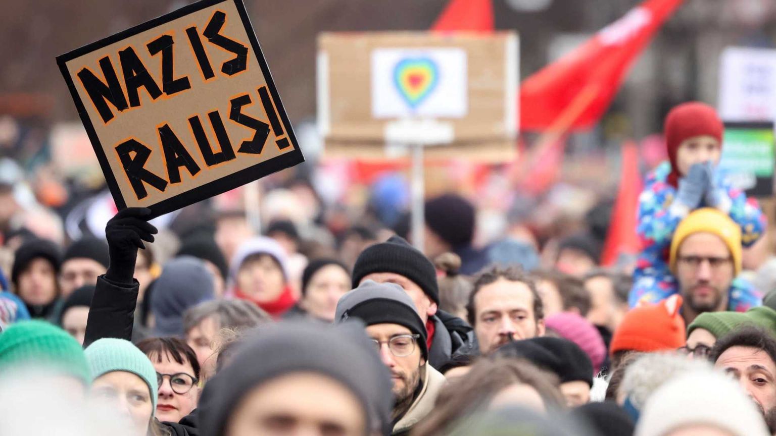 Il raduno dell’ultradestra è un mistero. Salvini: «Vietarlo? Solo in Urss»