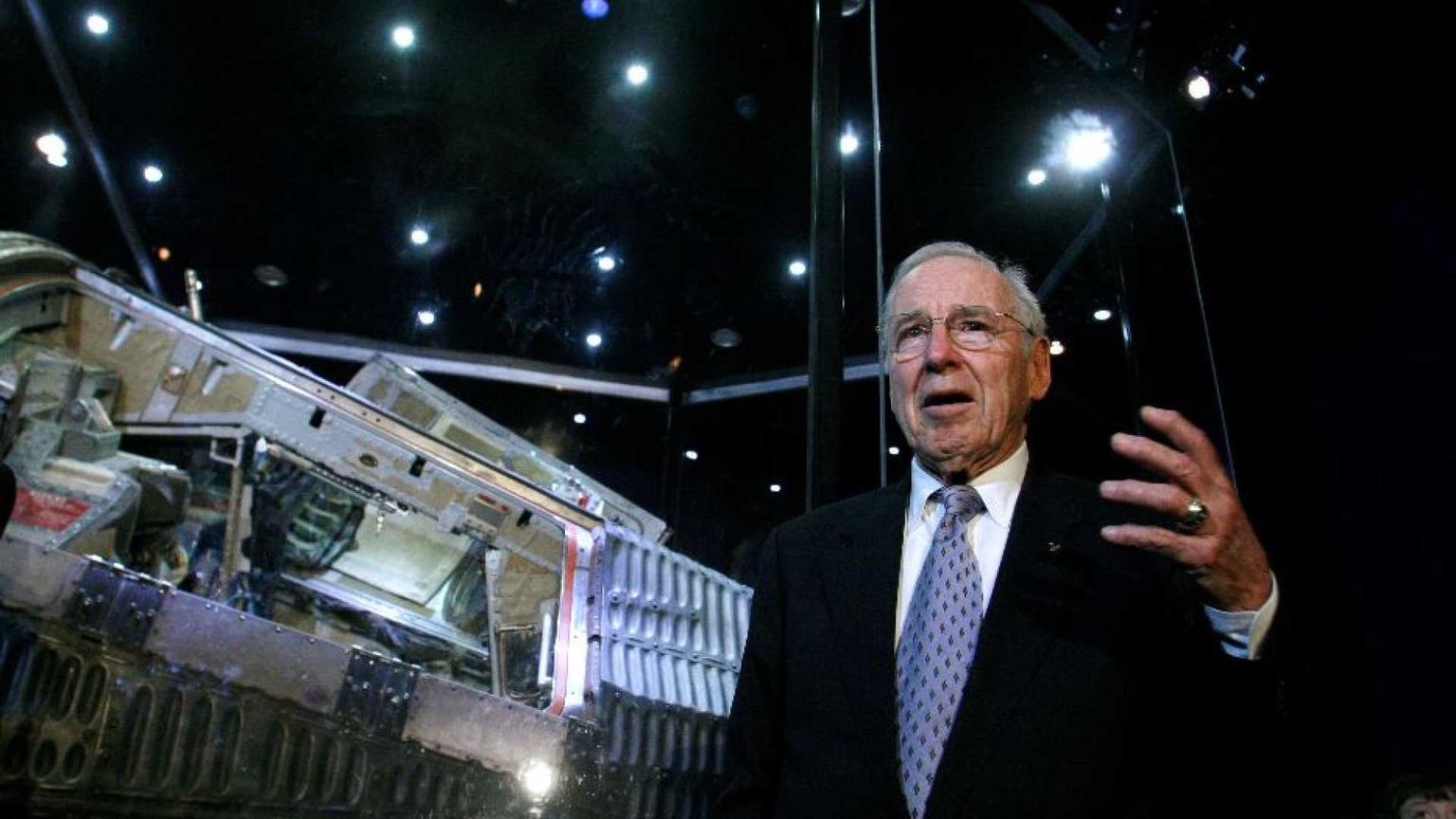 Addio a Jim Lovell, l'astronauta romantico dell'Apollo 13 che rinunciò alla Luna