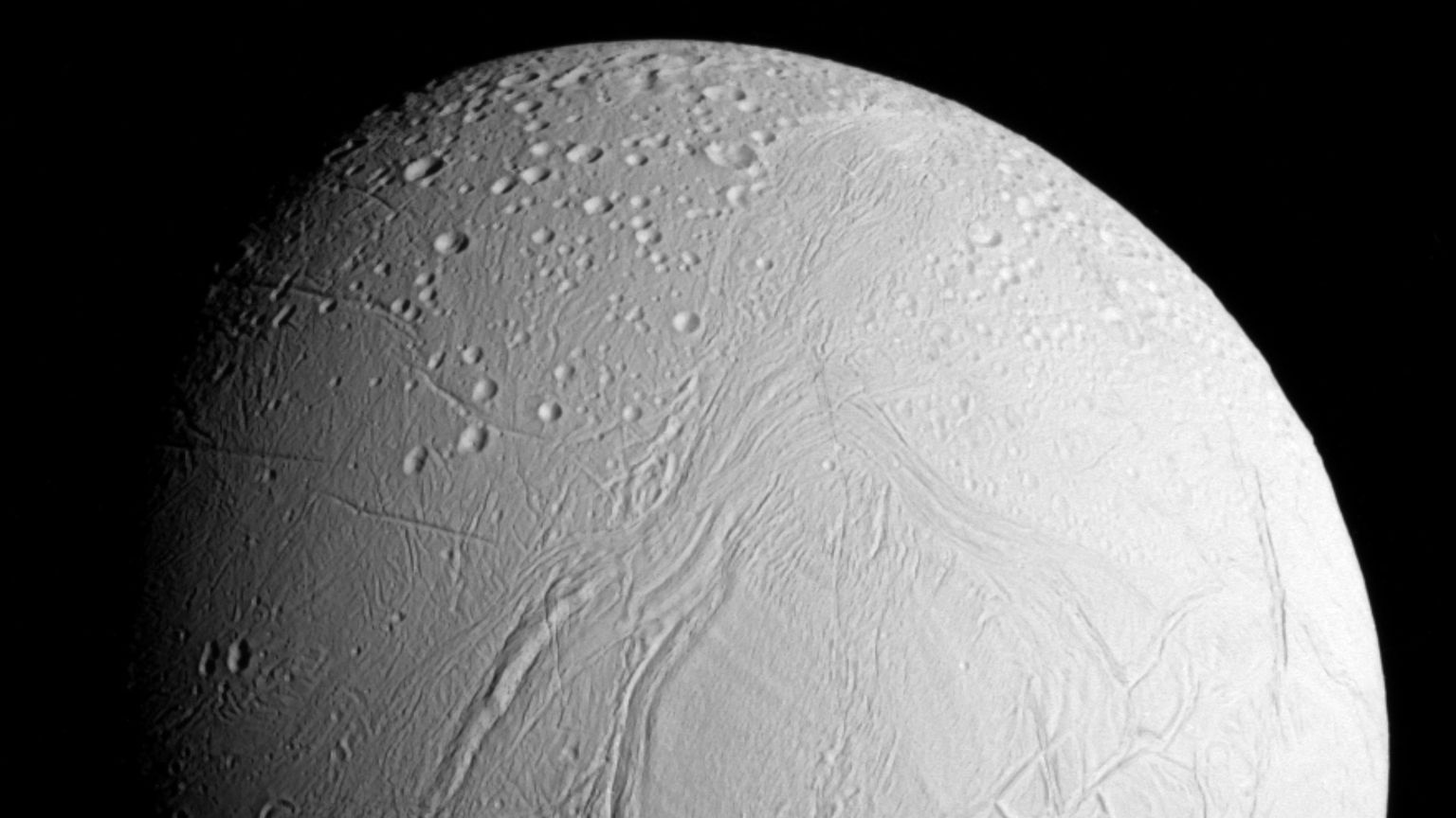 Encelado, nuove tracce di vita sulla luna di Saturno