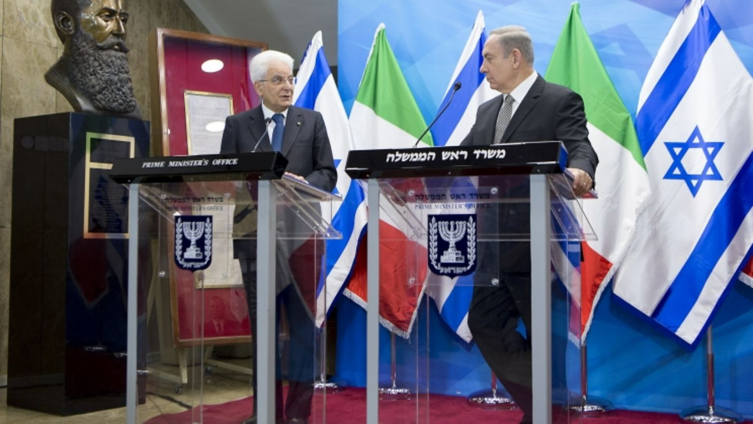 Il no del 2016 a parlare con l'Anp e la pace oggi appesa ad Hamas