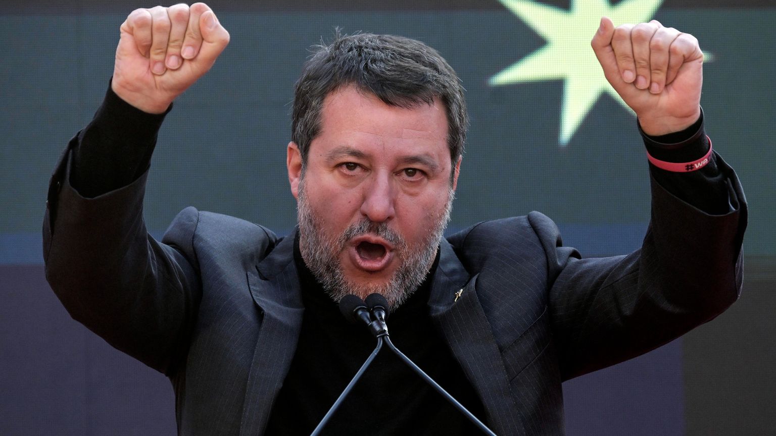 Sul caso Robinson scintille tra Salvini e Tajani