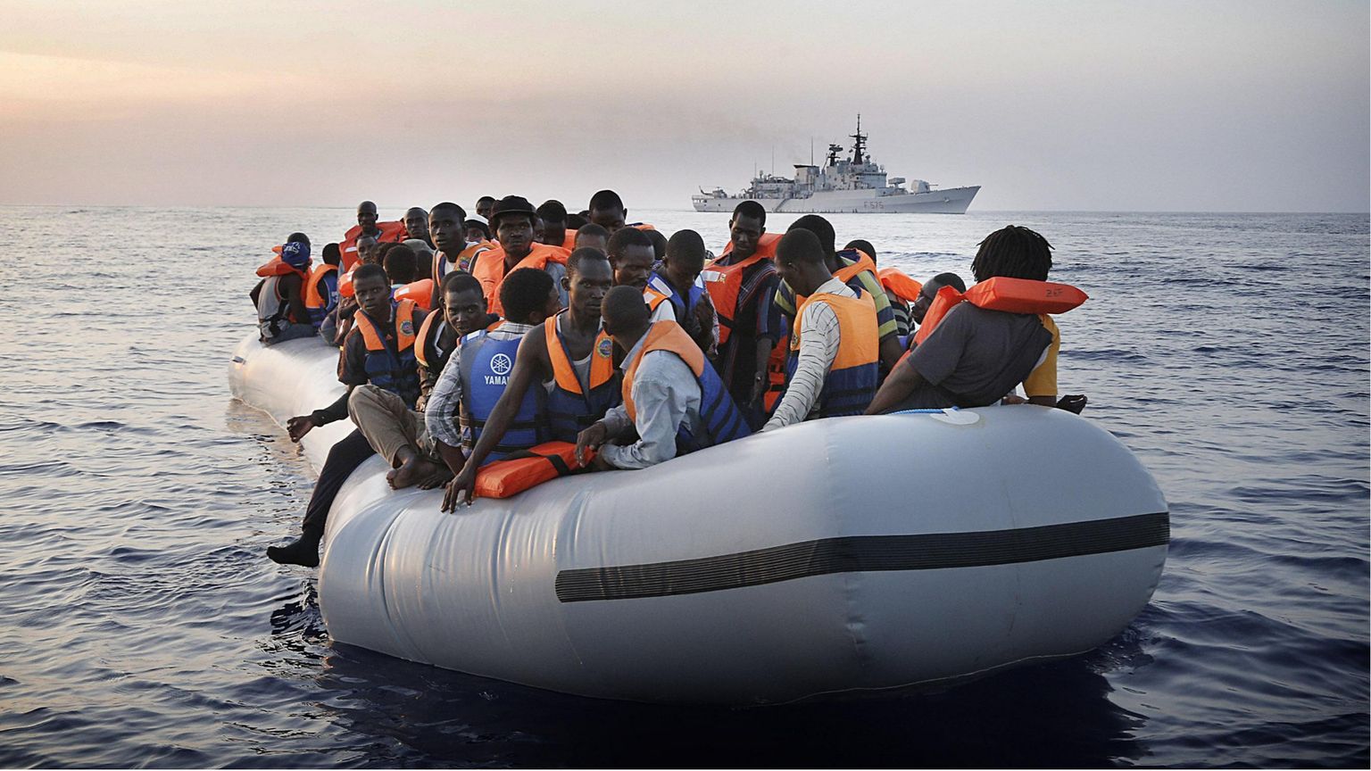 «Senza acqua né cibo»: la morte dei 22 migranti gettati in mare