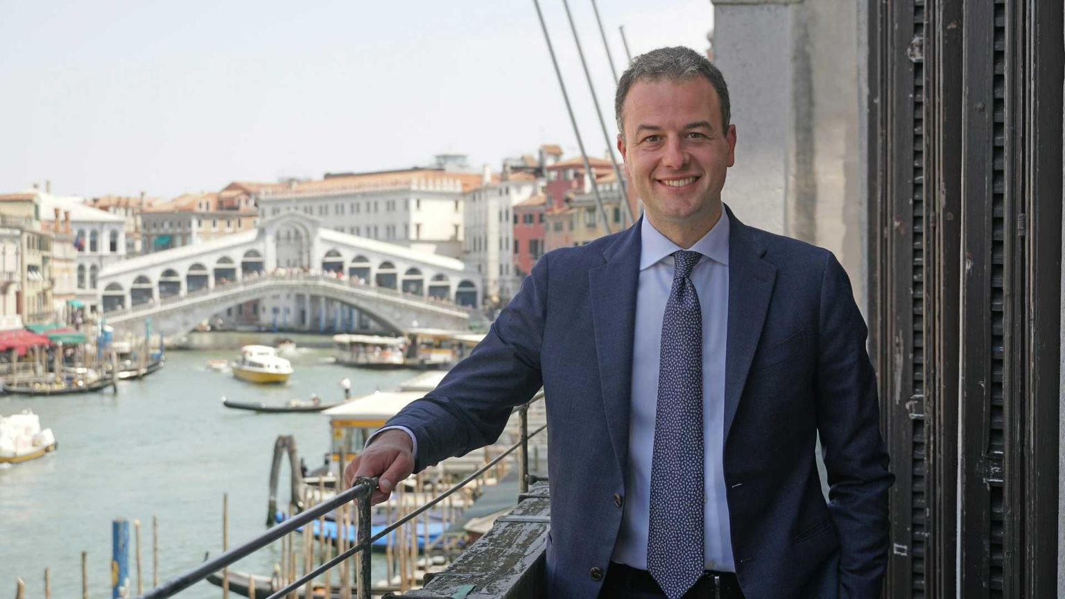 Il neo-eletto sindaco di Venezia Simone Venturini, sostenuto dal centrodestra / Ansa