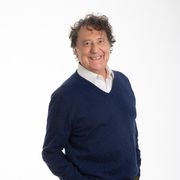 Enzo Iacchetti: «Ora sono felice nelle scarpe di mio padre»