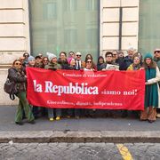 Perché la vendita di due giornali mobilita l'opinione pubblica e la politica