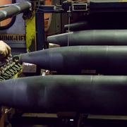 Manovra, spunta la norma per produrre più armi