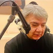 Il cardinale Battaglia ed Enzo Avitabile durante la registrazione di "Perdonaci la pace"