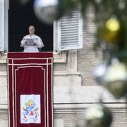 Leone XIV all'Angelus: «Chi crede nella pace oggi è spesso ridicolizzato»