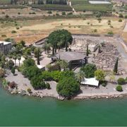 A Cafarnao riemergono
gli ormeggi
di Pietro