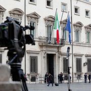 Tutte le preoccupazioni del governo per le ricadute della crisi in Iran (anche sul referendum)