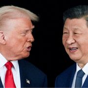Donald Trump e Xi Jinping al summit Apec a in Busan, in Corea del Sud, lo scorso 30 ottobre