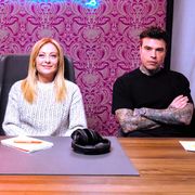 Meloni fa campagna da Fedez. Protesta dem: monologo tv