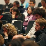 Giovani “indifferenti” alla Pasqua? Come avvicinarli alla Luce che cercano