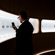 Più dati e immagini, meno capacità critica: è lo “squilibrio cognitivo”