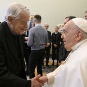 Padre Lombardi ricorda papa Francesco: «Così ha rivoluzionato la comunicazione vaticana»