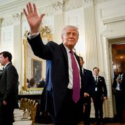 Trump ai minimi di consenso (33%). Tutti i passi falsi del presidente