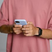 L'Ue ha messo al bando l'IA che spoglia le persone