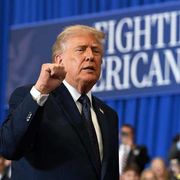 Trump e l'accordo con l'Iran "ampiamente negoziato". I nodi di Hormuz e del nucleare