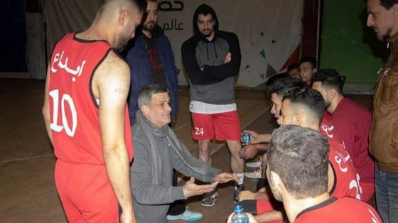 L'ex campione di basket palestinese: «Io, senza più compagni»