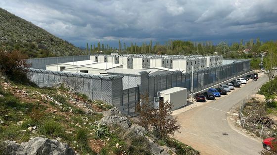 La tela di Piantedosi e la svolta Ue: sui migranti resta il nodo Albania