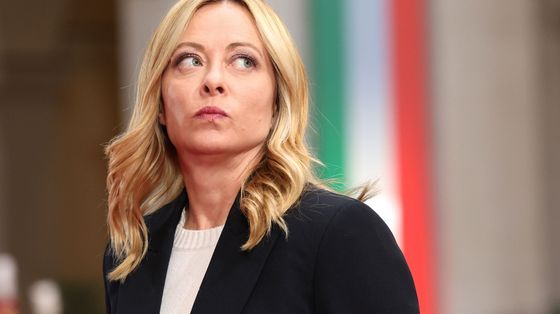 Meloni è in mezzo al guado e punta ancora sull’«unità fra Ue e Usa»