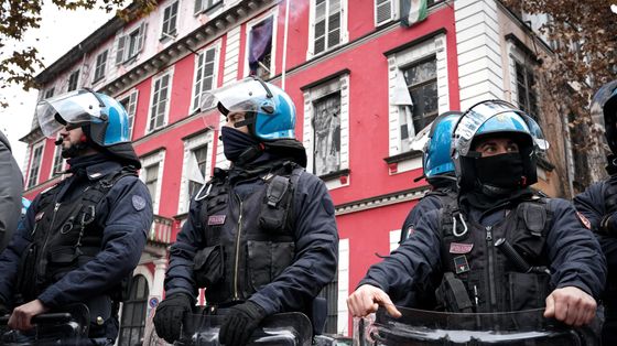 Perché a Torino è stato sgomberato il centro sociale Askatasuna