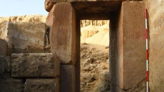 Archeologi italiani scoprono il tempio solare del faraone Niuserra