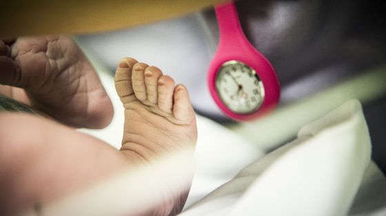 Fino ai 24 anni “sì”, poi “si vedrà”: perché smettiamo di volere figli