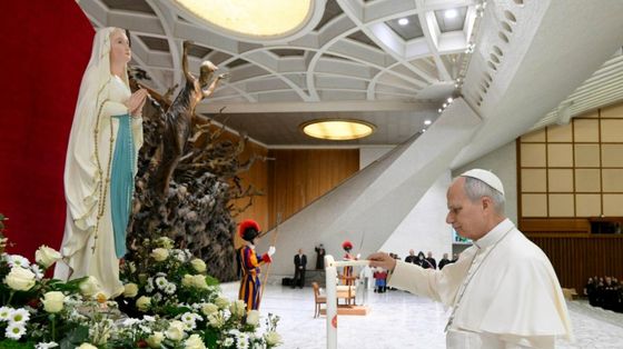 Il Papa: «La Parola di Dio è l'unica che viene incontro alla nostra sete di significato»