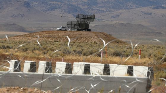 Perché Trump vuole "aprire" gli X-Files sugli extraterrestri: l'immaginario diventa politica