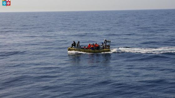 Partorisce su un gommone diretto a Lampedusa