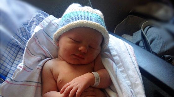 Tra madre surrogata e bambino un legame profondo che non si può recidere