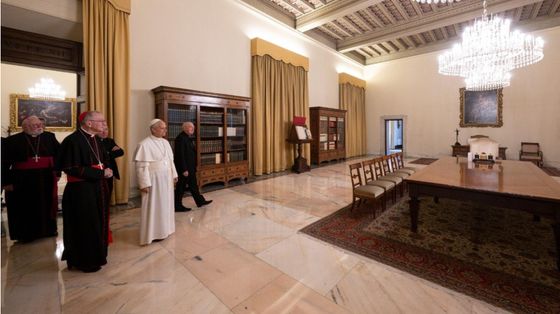 Il Papa torna a vivere nell’appartamento pontificio. Oggi il trasloco di Leone XIV