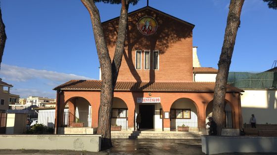 Ponte Mammolo accoglie Leone XIV:
«Qui troverà una Chiesa di periferia, accanto agli ultimi»