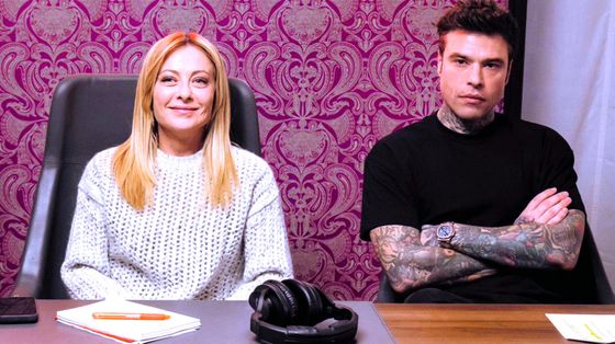 Meloni fa campagna da Fedez. Protesta dem: monologo tv