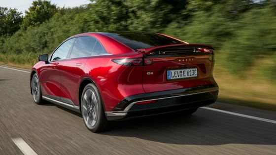 Mazda CX-6e: l'arte del movimento sfida il tempo (e le tedesche)