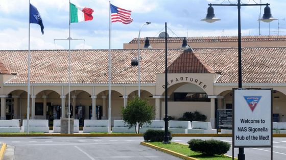 Il mancato avviso degli Usa, il no di Crosetto, la nota di Meloni: Sigonella è un caso aperto