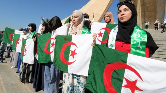 «Dialogo con l'islam e sguardo ai migranti»: la prima volta di un Papa in Algeria