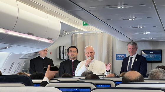 Il bimbo libanese ucciso, la morte degli innocenti, le coppie Lgbt: cosa ha detto il Papa di ritorno dall'Africa